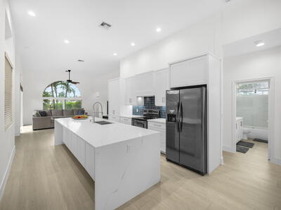 9070 Cypress Hollow Drive, Palm Beach Gardens, FL 33418