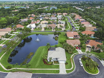 9070 Cypress Hollow Drive, Palm Beach Gardens, FL 33418