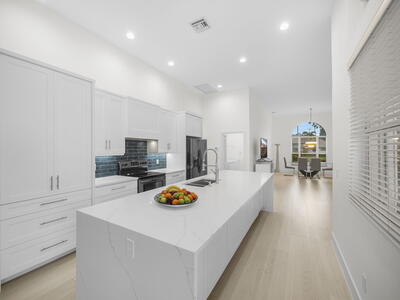 9070 Cypress Hollow Drive, Palm Beach Gardens, FL 33418