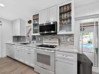 407 Highwood Circle, Jupiter, FL 33458