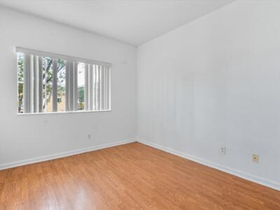 1407 S Santa Catalina Circle, North Lauderdale, FL 33068