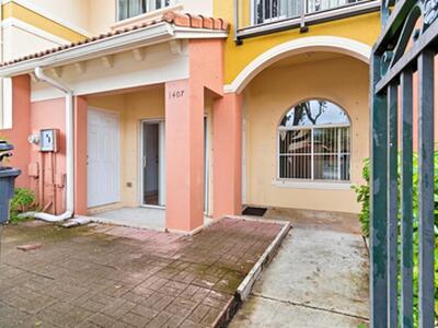 1407 S Santa Catalina Circle, North Lauderdale, FL 33068