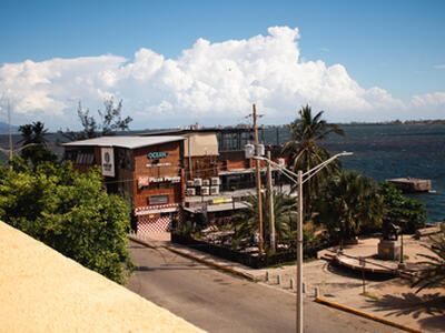 8 Ocean Boulevard Kingston, Out of Country, Out of Country 00000