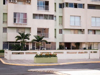 8 Ocean Boulevard Kingston, Out of Country, Out of Country 00000