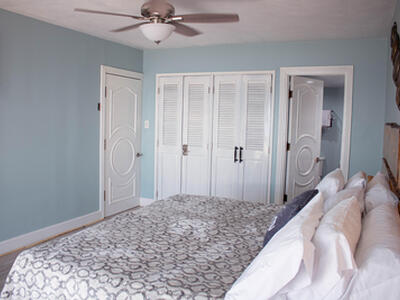 8 Ocean Boulevard Kingston, Out of Country, Out of Country 00000