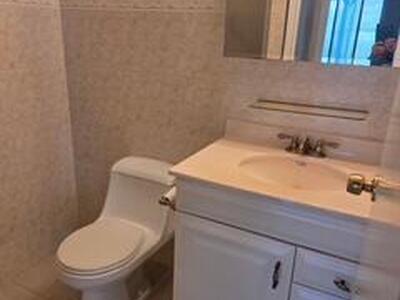 384 Saxony H, Delray Beach, FL 33446