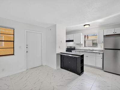 4081 N Dixie Highway, Oakland Park, FL 33334