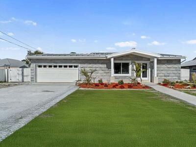 2313 SE Mariposa Avenue