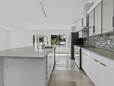 2313 SE Mariposa Avenue, Port Saint Lucie, FL 34952