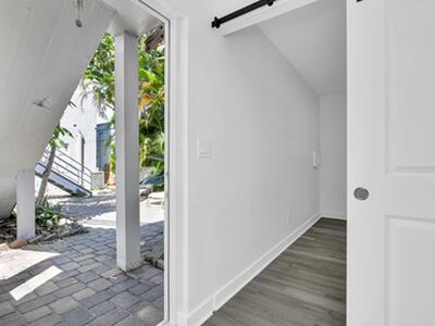 818 N Dixie Highway, Lake Worth Beach, FL 33460