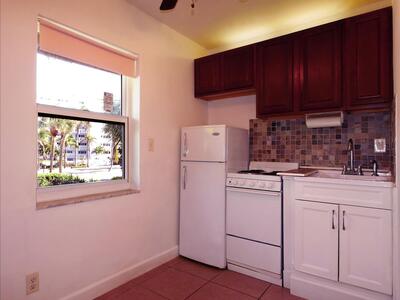 2031 SE 5th Street, Deerfield Beach, FL 33441