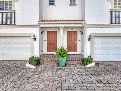 1950 Presidential Way, West Palm Beach, FL 33401