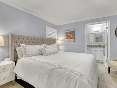 1950 Presidential Way, West Palm Beach, FL 33401