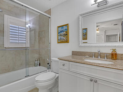 1950 Presidential Way, West Palm Beach, FL 33401