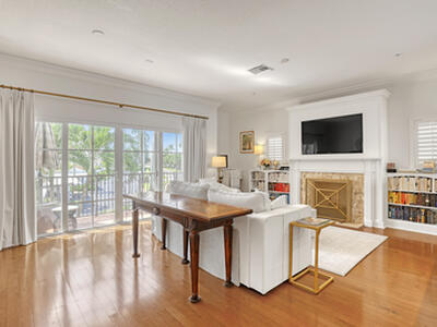 1950 Presidential Way, West Palm Beach, FL 33401