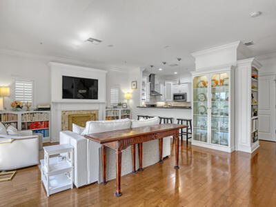 1950 Presidential Way, West Palm Beach, FL 33401