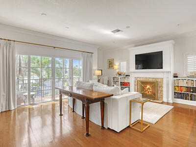 1950 Presidential Way, West Palm Beach, FL 33401