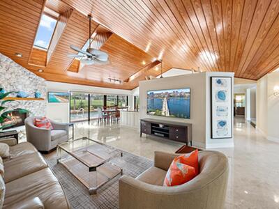 16 Thurston Drive, Palm Beach Gardens, FL 33418