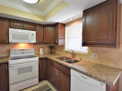 5064 Michigan Avenue, West Palm Beach, FL 33415