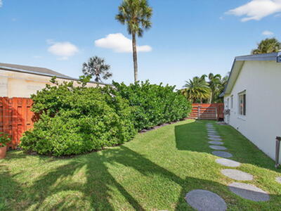 802 Mallard Drive, Delray Beach, FL 33444