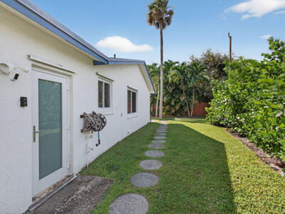 802 Mallard Drive, Delray Beach, FL 33444