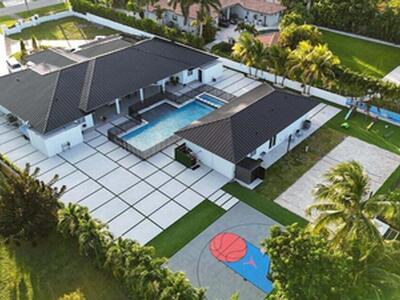 365 NW 132 Avenue, Miami, FL 33182