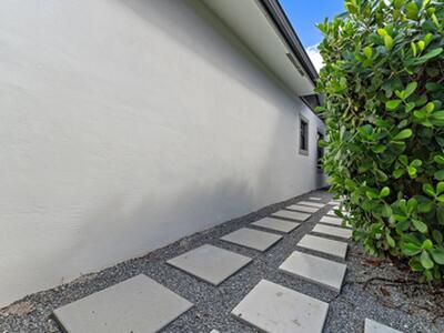 2908 Gin Berry Way, West Palm Beach, FL 33401