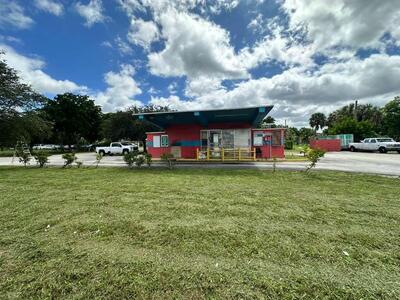 3263 Sierra Drive, Palm Springs, FL 33461