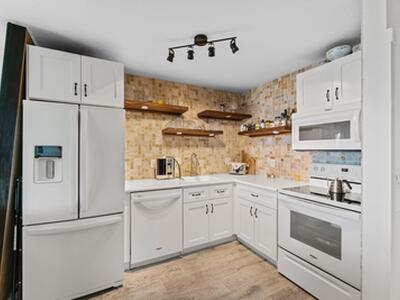 100 Shore Court, North Palm Beach, FL 33408