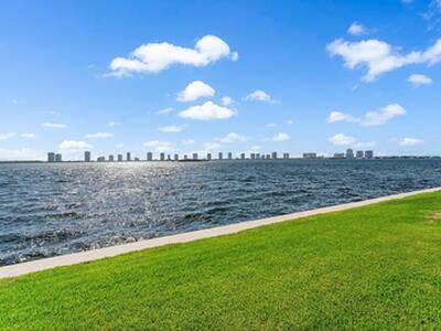 100 Shore Court, North Palm Beach, FL 33408