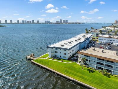 100 Shore Court, North Palm Beach, FL 33408