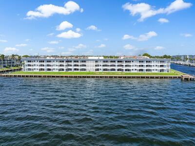 100 Shore Court, North Palm Beach, FL 33408