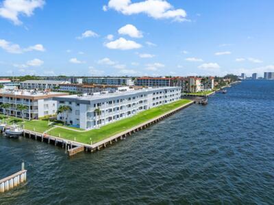 100 Shore Court, North Palm Beach, FL 33408