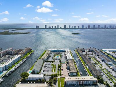 100 Shore Court, North Palm Beach, FL 33408