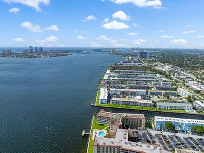 100 Shore Court, North Palm Beach, FL 33408