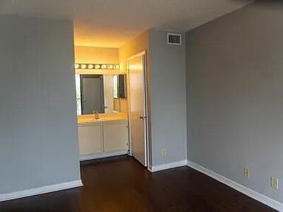 718 Executive Center Drive, West Palm Beach, FL 33401