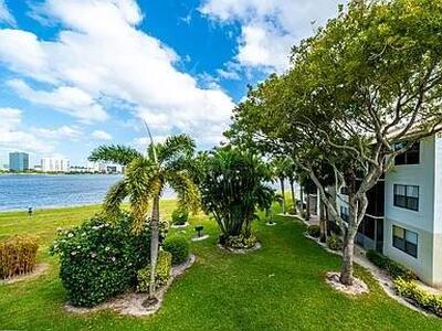 718 Executive Center Drive, West Palm Beach, FL 33401