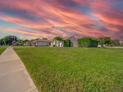 1853 Shower Tree Way, Wellington, FL 33414