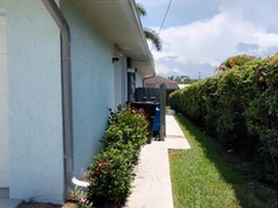 1132 SE Oriental Avenue, Port Saint Lucie, FL 34952