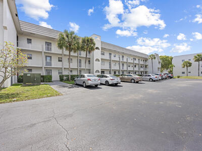 8130 Sunrise Lakes Boulevard, Sunrise, FL 33322