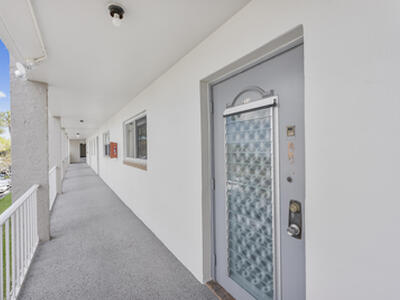 8130 Sunrise Lakes Boulevard, Sunrise, FL 33322