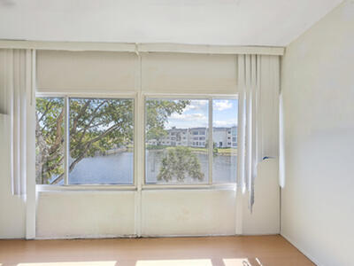 8130 Sunrise Lakes Boulevard, Sunrise, FL 33322