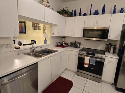 5084 Rose Hill Drive, Boynton Beach, FL 33437