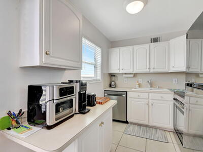 24 Chatham A, West Palm Beach, FL 33417