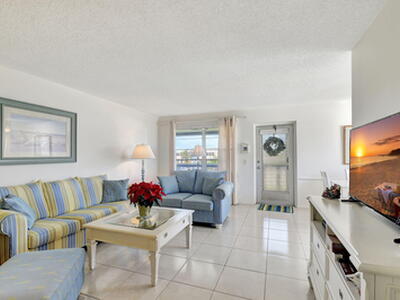 24 Chatham A, West Palm Beach, FL 33417