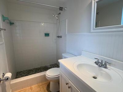 3850 NE 21st Way, Lighthouse Point, FL 33064