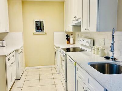 2060 Greenview Shores Boulevard, Wellington, FL 33414