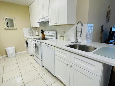 2060 Greenview Shores Boulevard, Wellington, FL 33414