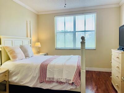 2060 Greenview Shores Boulevard, Wellington, FL 33414