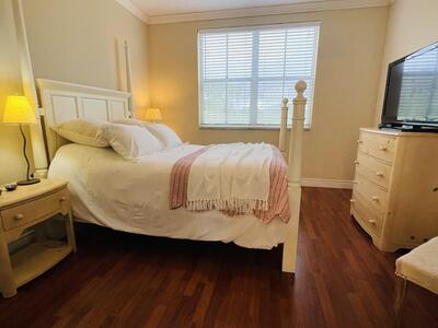 2060 Greenview Shores Boulevard, Wellington, FL 33414